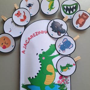 Luva da história “A jacarezinha que mordia”